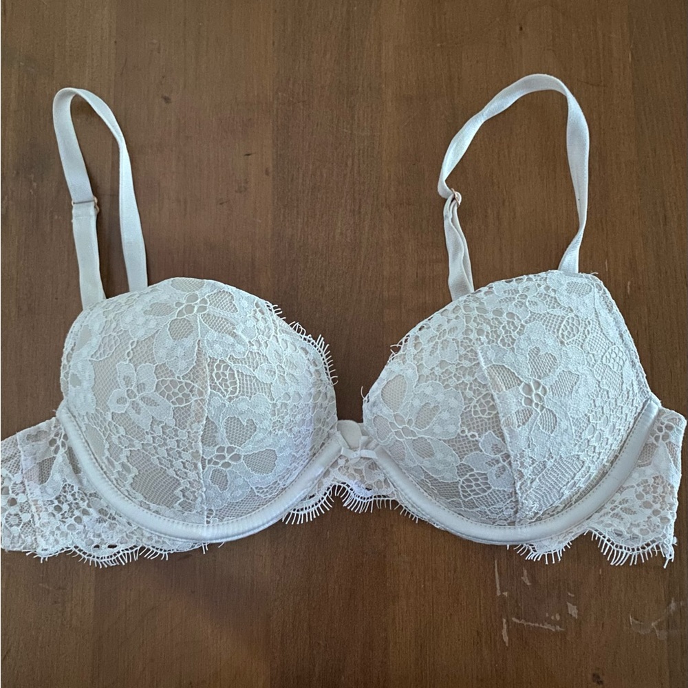 Victoria's Secret Ivory Lace Bra